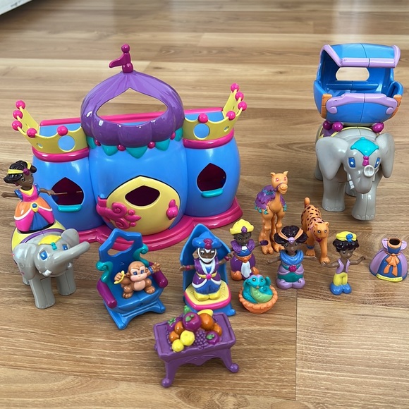 Aladdin and Princess Jasmine Play Set - Picture 7 of 16